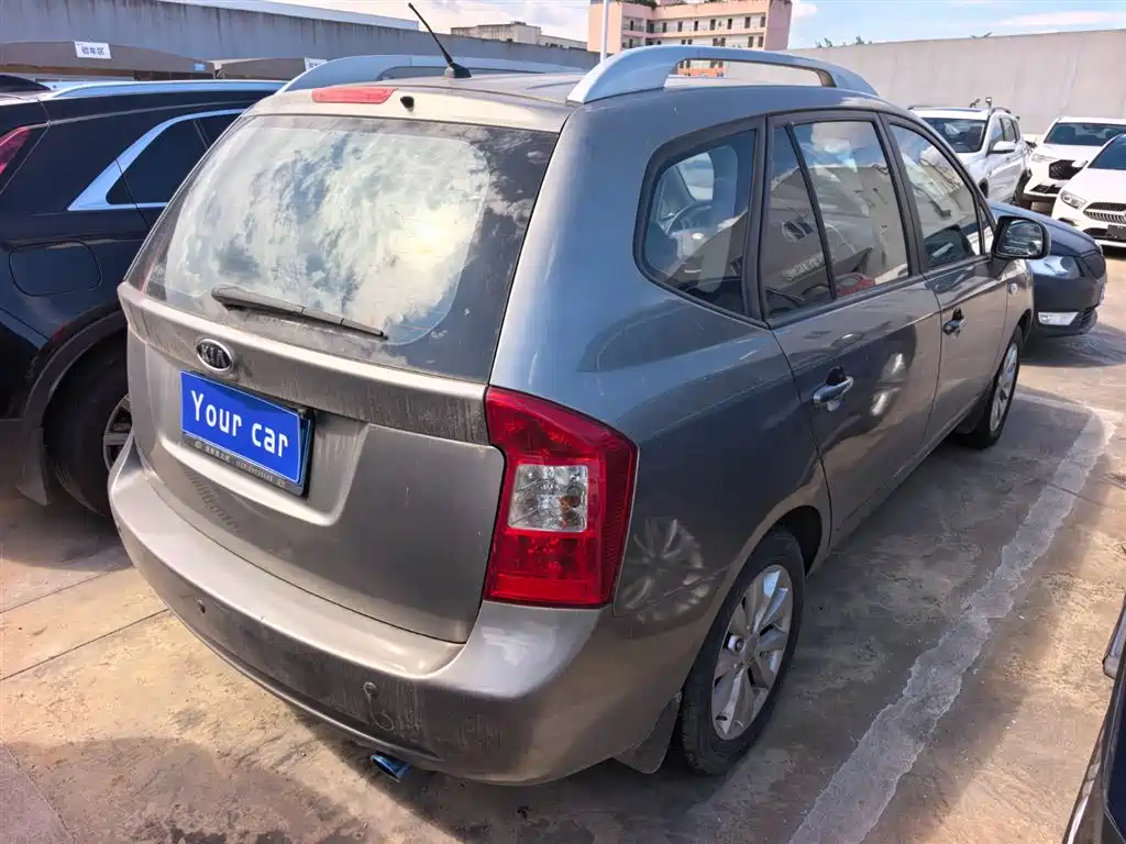 Kia Carens — миниатюра 4