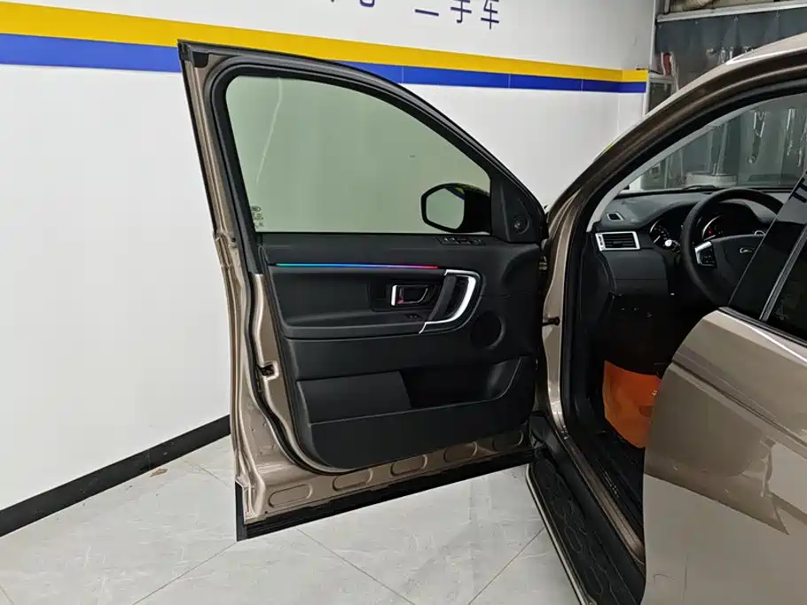 Land Rover Discovery Sport — миниатюра 7