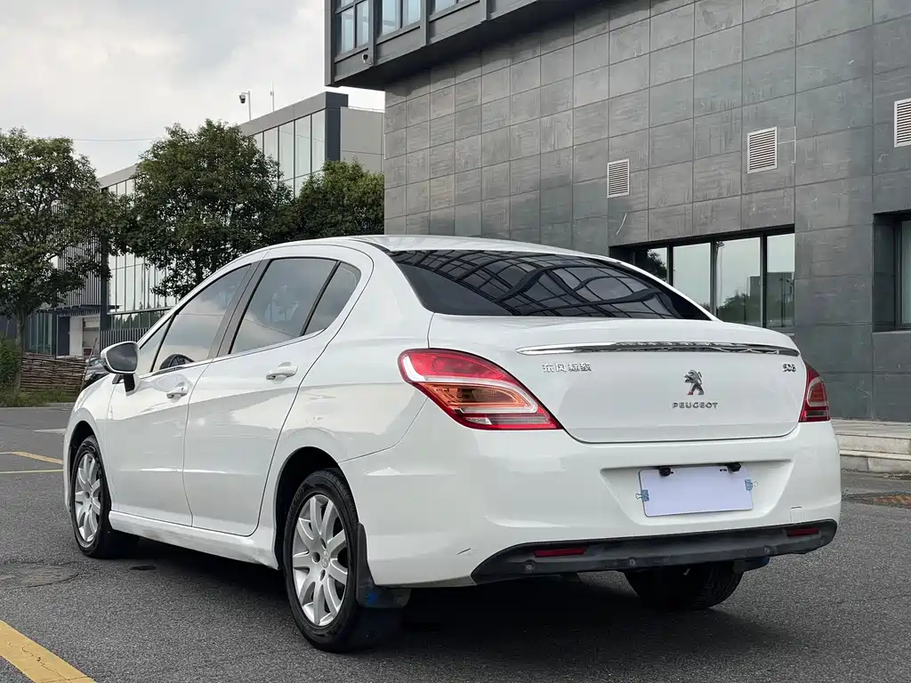 Peugeot 308 — миниатюра 10