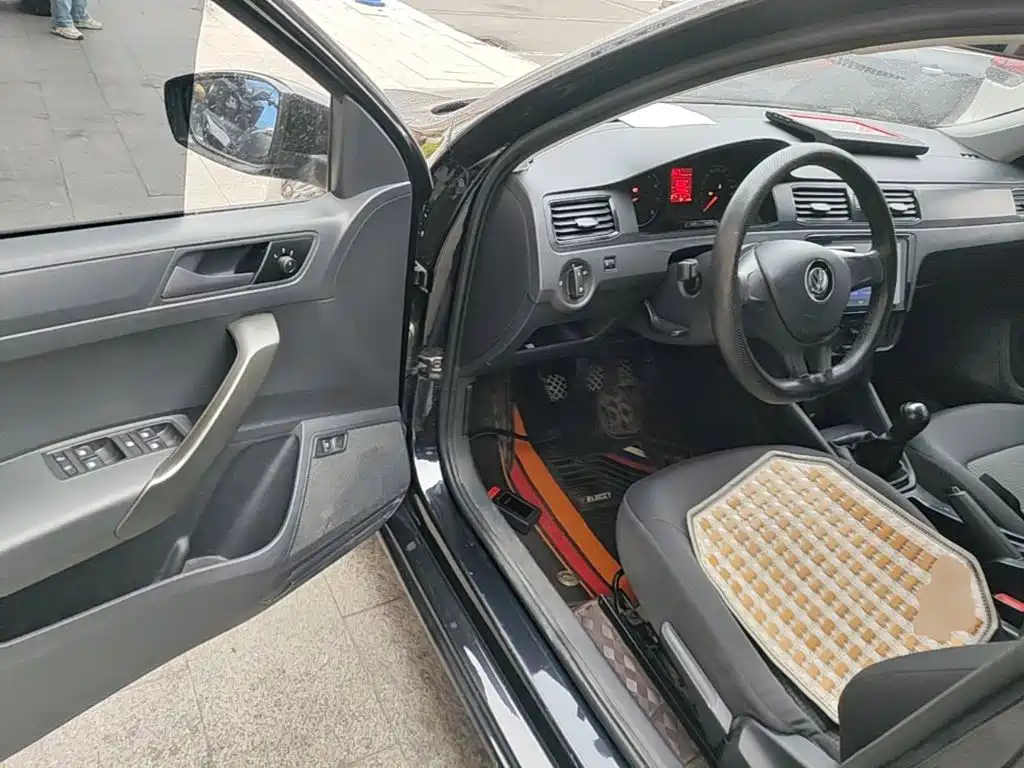 Volkswagen Santana — миниатюра 16