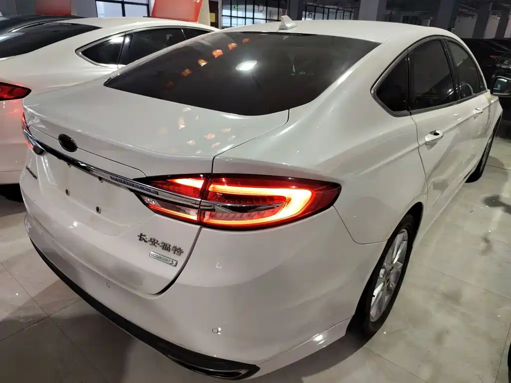Ford Mondeo — миниатюра 7
