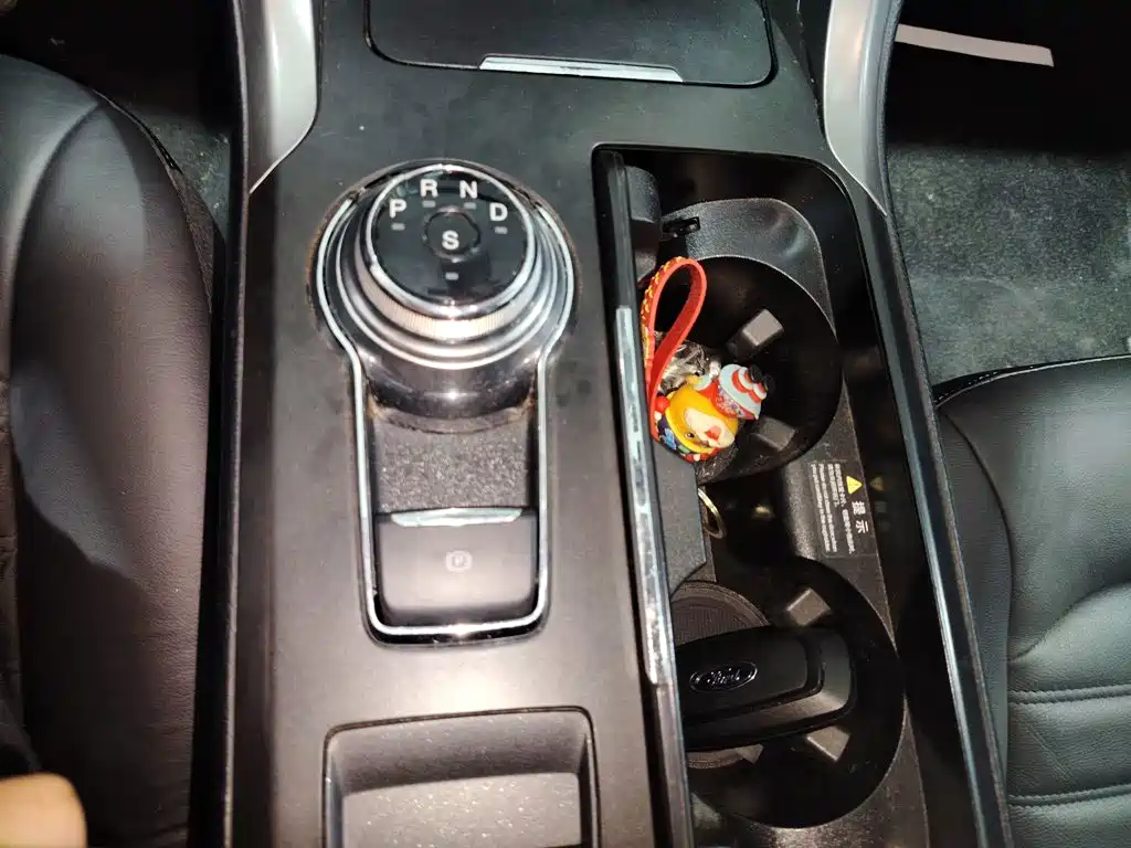 Ford Mondeo — миниатюра 14