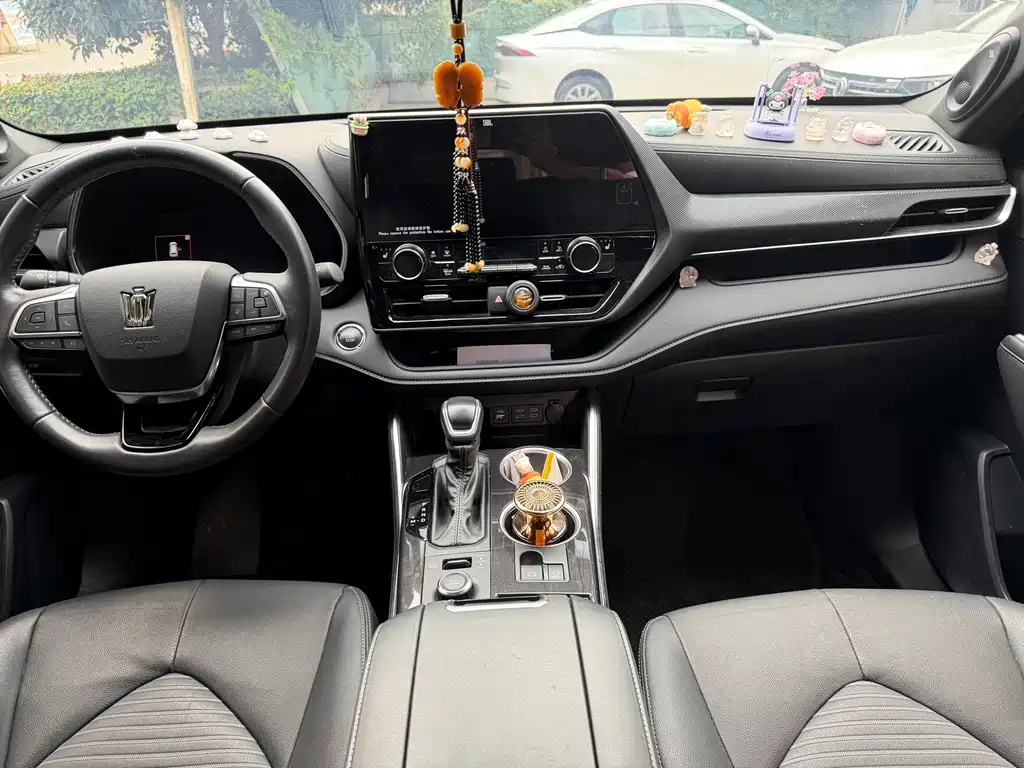 Toyota Crown Kluger — миниатюра 6