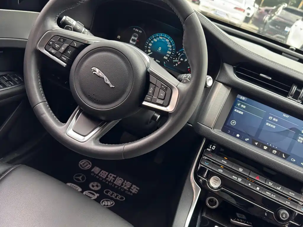 Jaguar XFL — миниатюра 14
