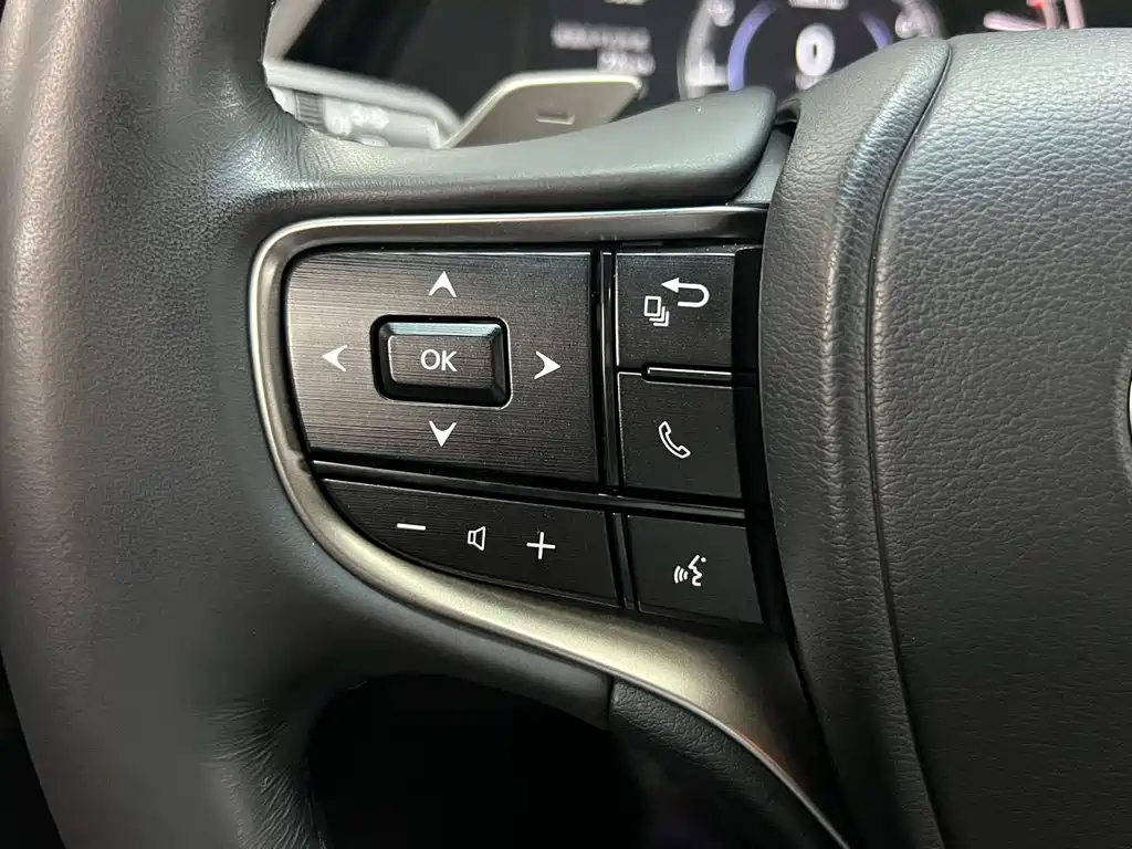 Lexus ES — миниатюра 23