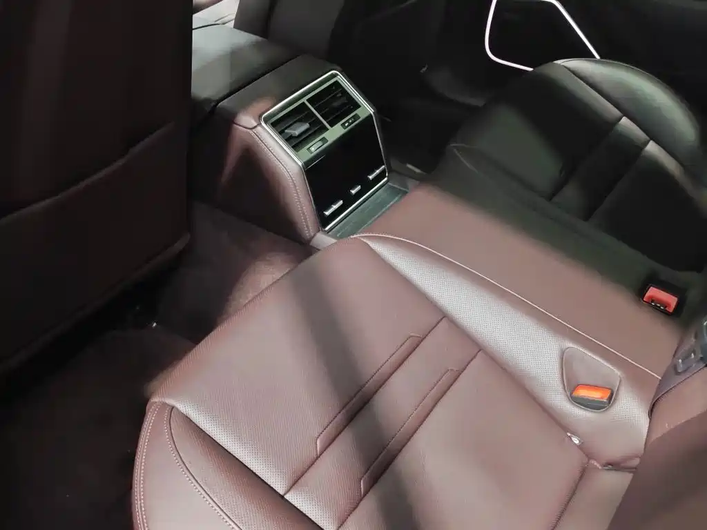 Porsche Panamera — миниатюра 7