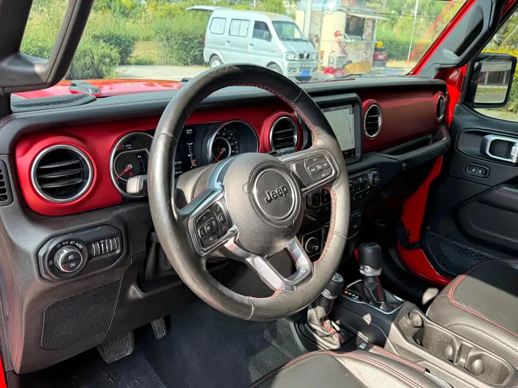 Jeep Wrangler — миниатюра 12