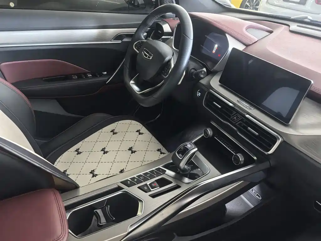 Geely Binyue — миниатюра 13