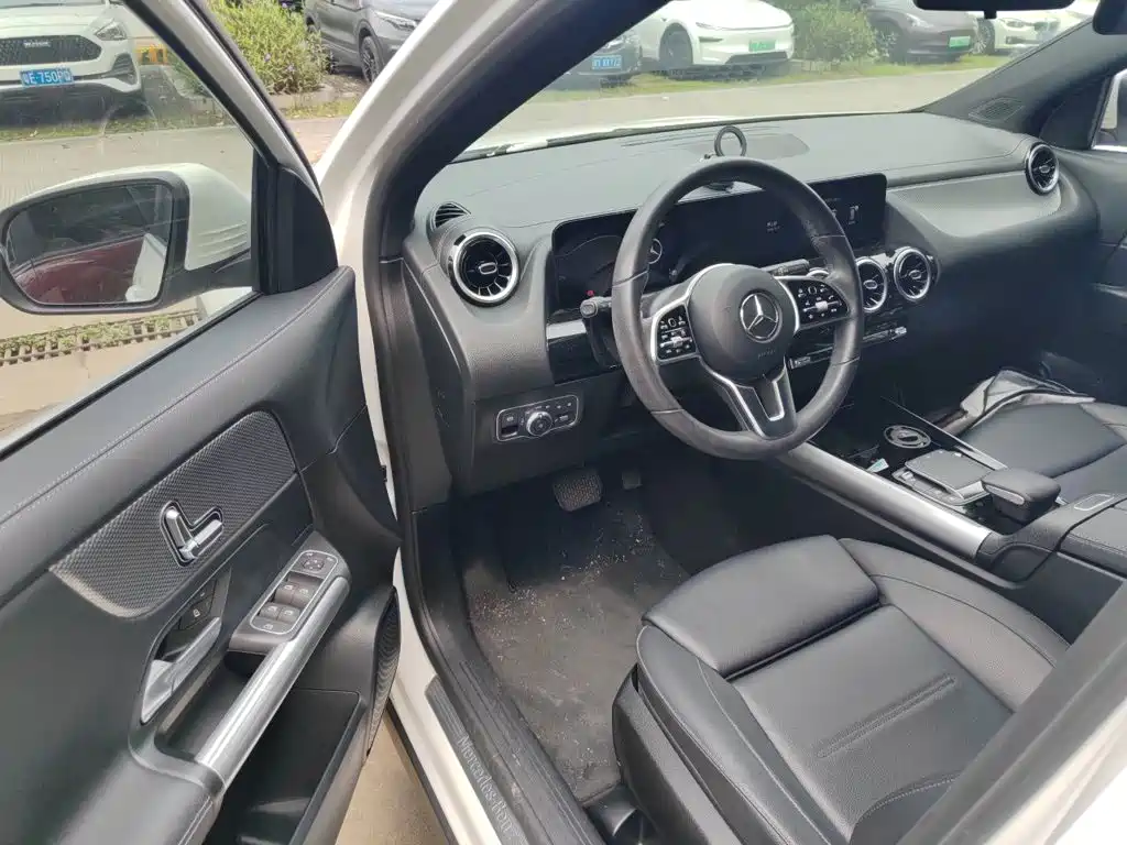 Mercedes-Benz GLA — миниатюра 17