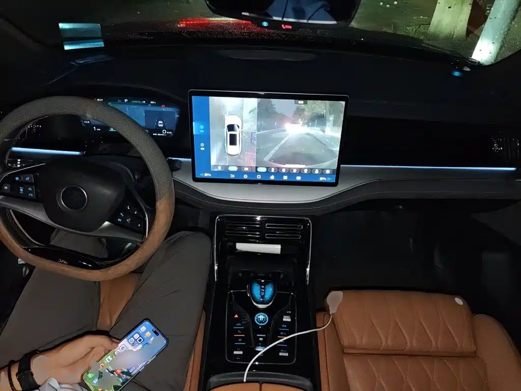BYD Tang New Energy — миниатюра 10