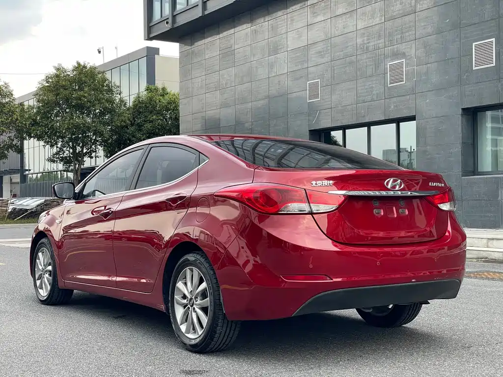 Hyundai Elantra Langdong — миниатюра 12