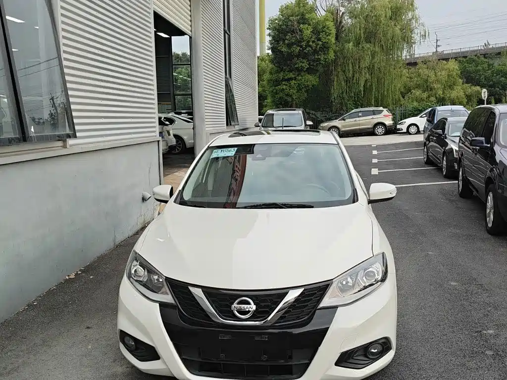 Nissan Tiida — миниатюра 2