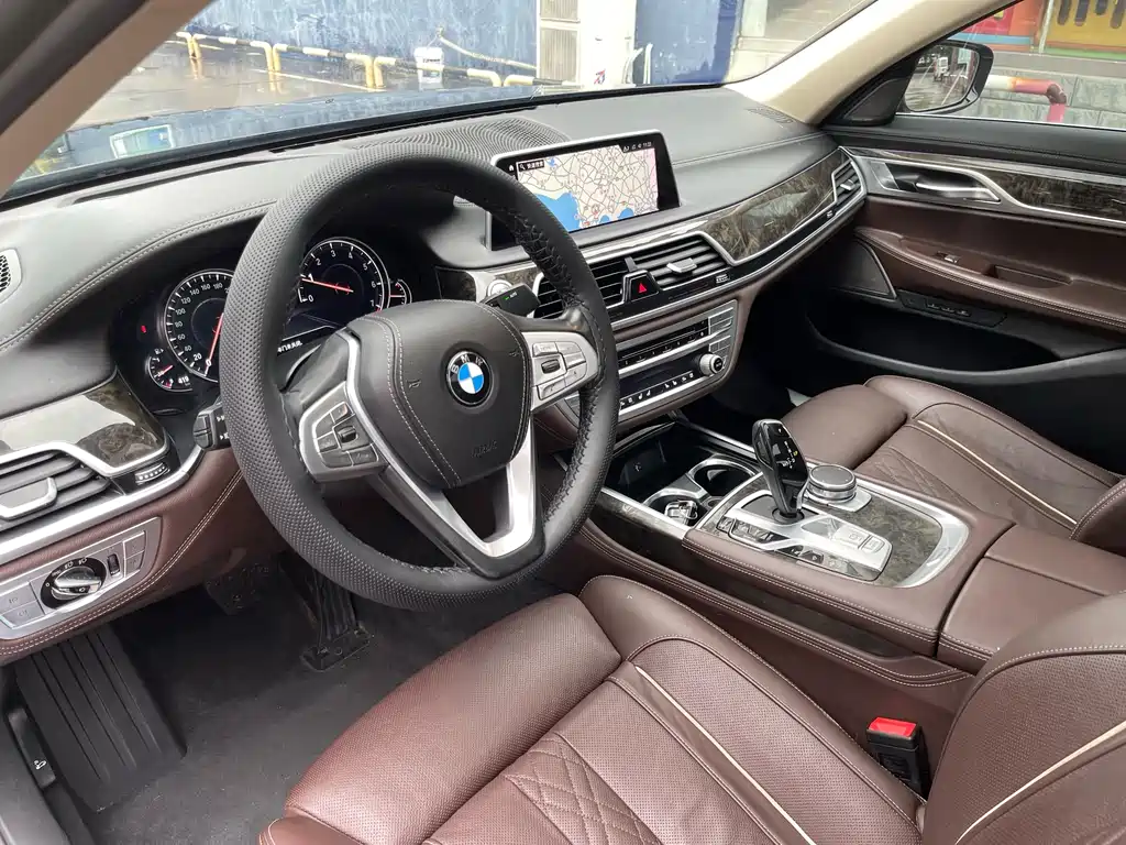 BMW 7 SERIES