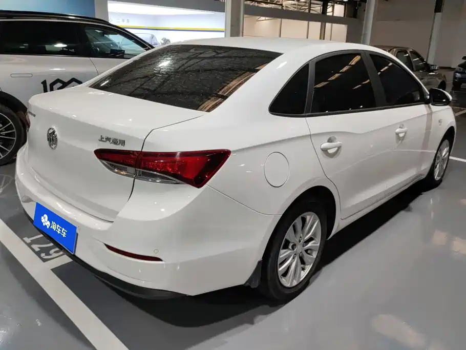 Buick Excelle — миниатюра 3