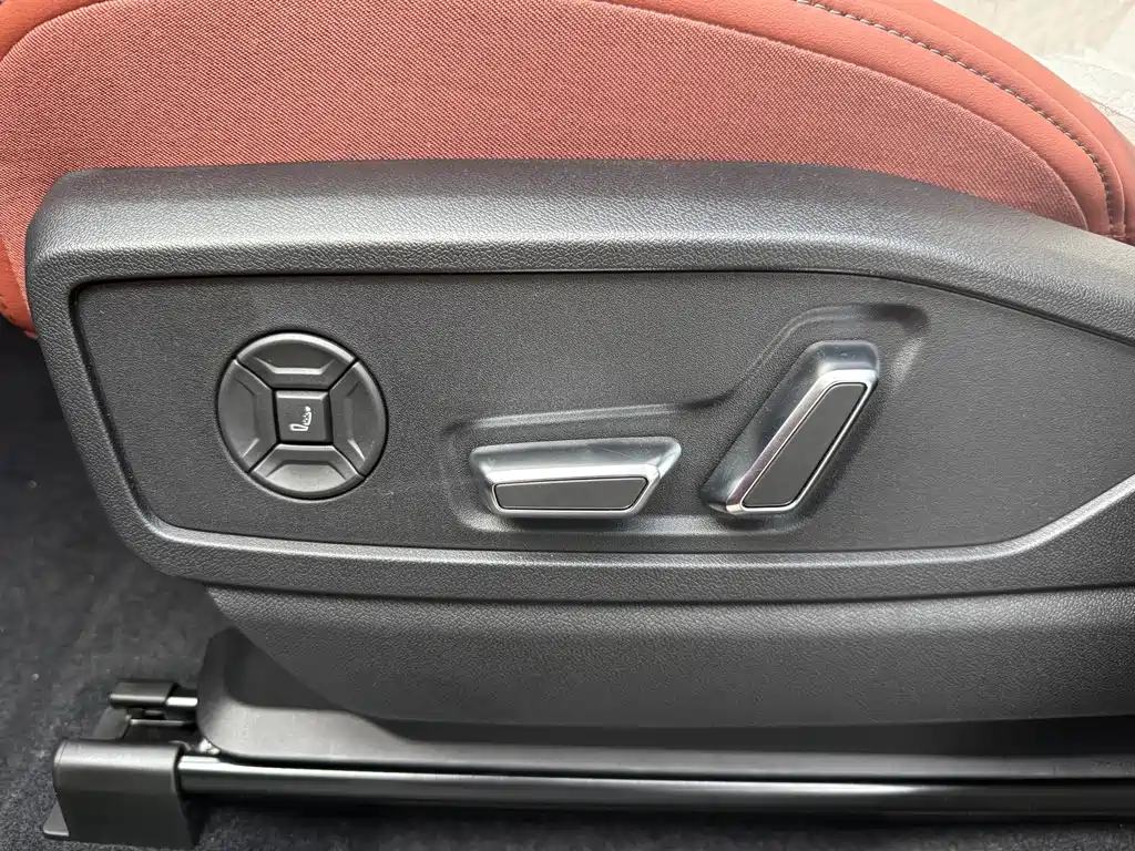 Audi Q5L — миниатюра 6