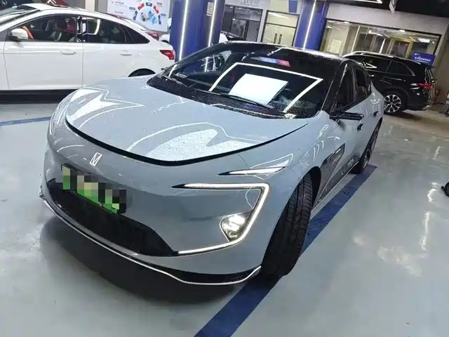 2024 Avatr 12