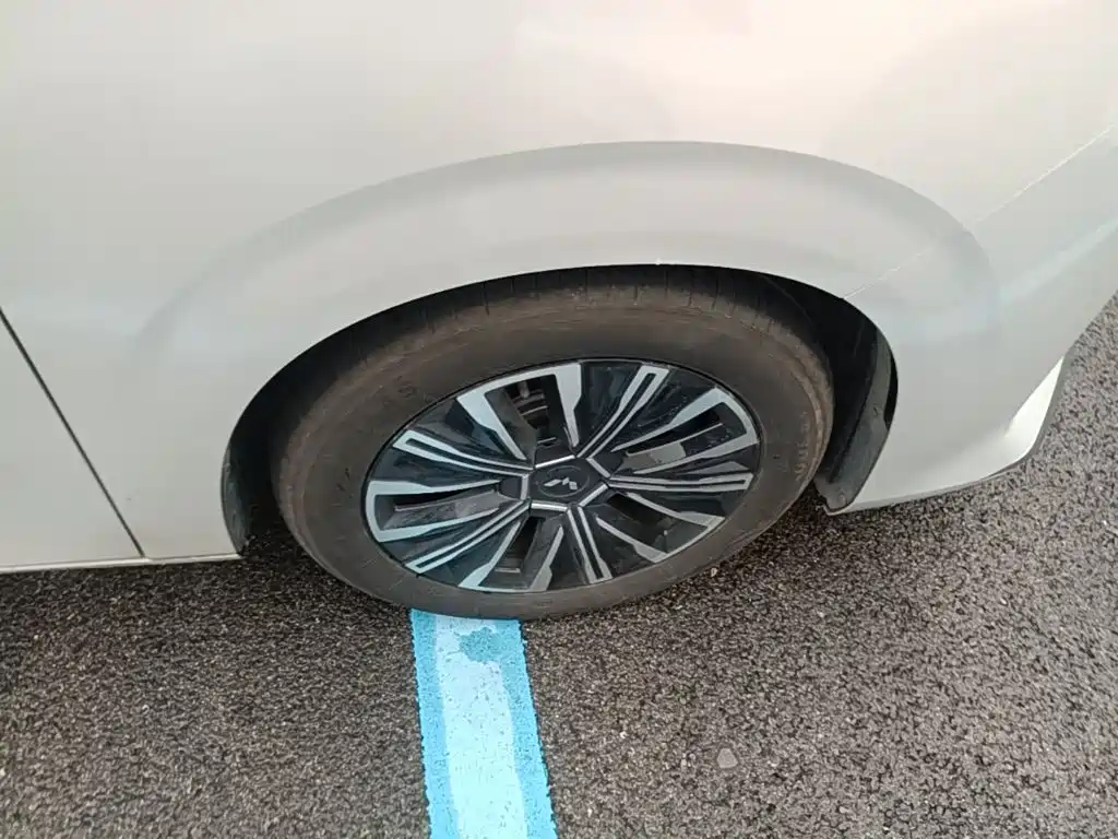 Wuling Xingguang 730 New Energy — миниатюра 12