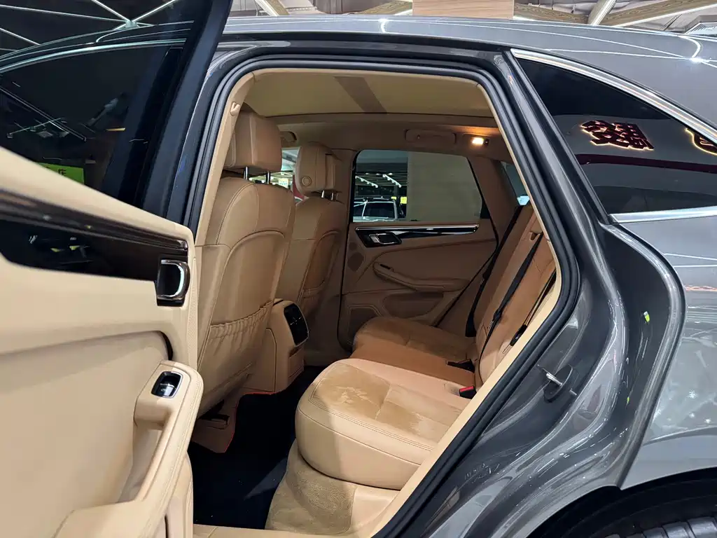 Porsche Macan — миниатюра 11