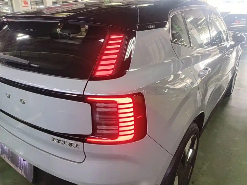Volvo EX30 — миниатюра 8