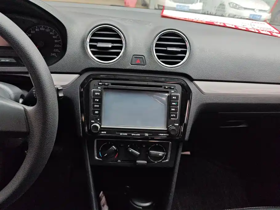 Volkswagen Jetta — миниатюра 13