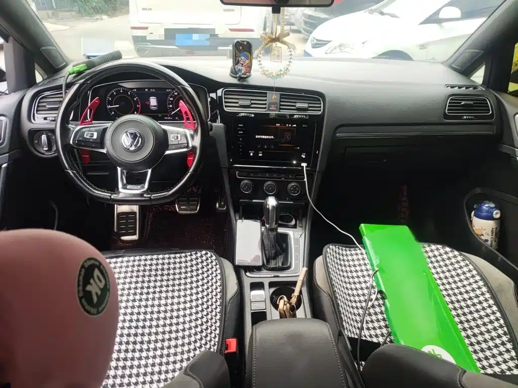 Volkswagen Golf — миниатюра 12