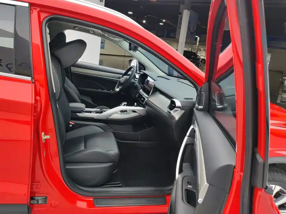 Geely Binyue — миниатюра 8