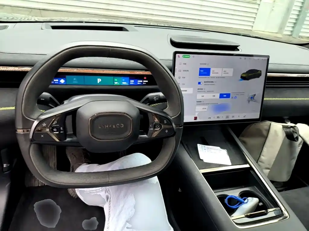 Lynk & Co 10 — миниатюра 10