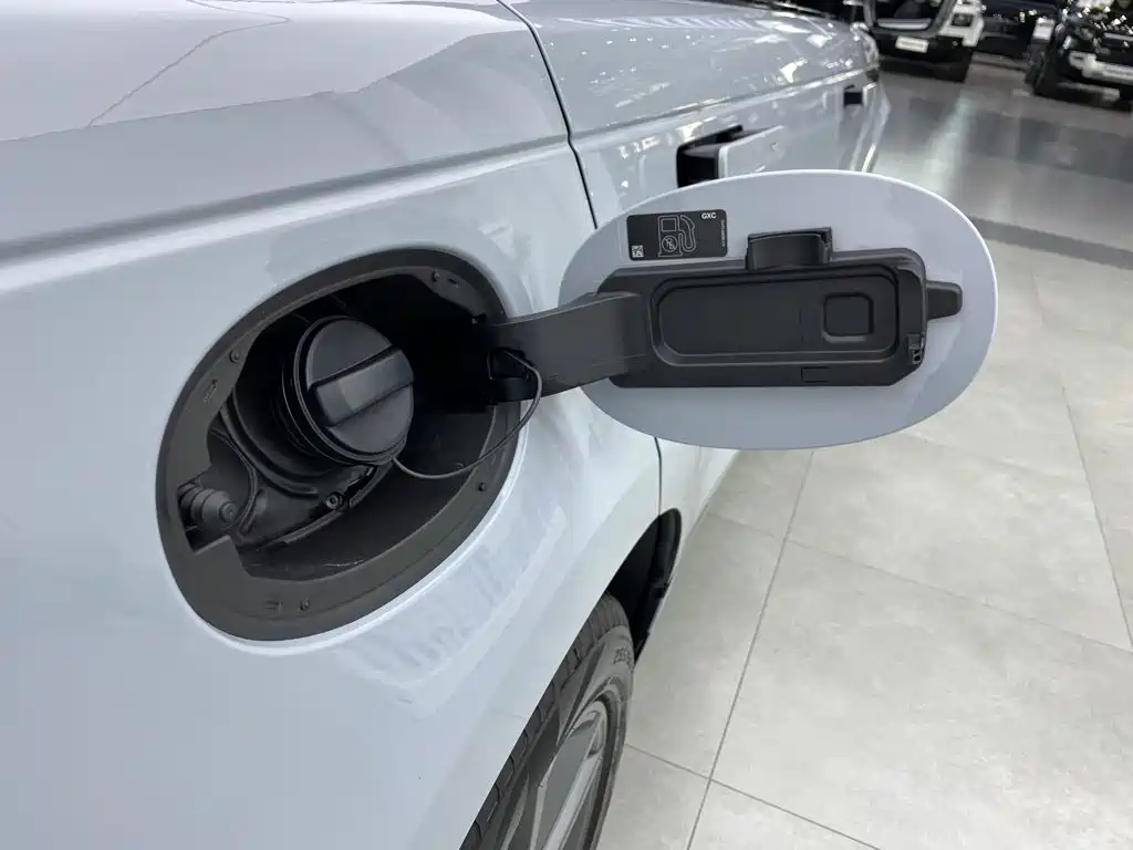 Land Rover Velar — миниатюра 15