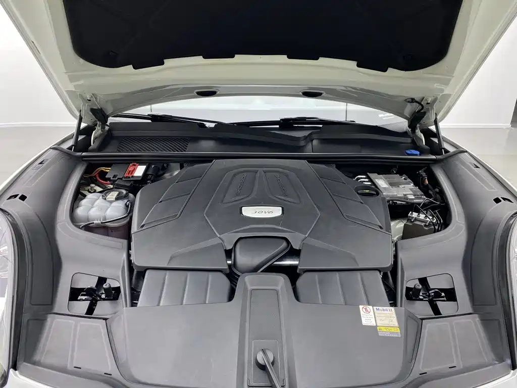 Porsche Cayenne — миниатюра 9