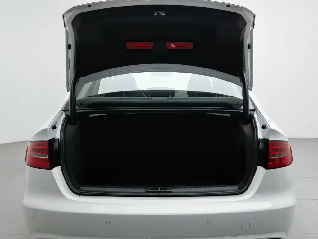 Audi A4L — миниатюра 16