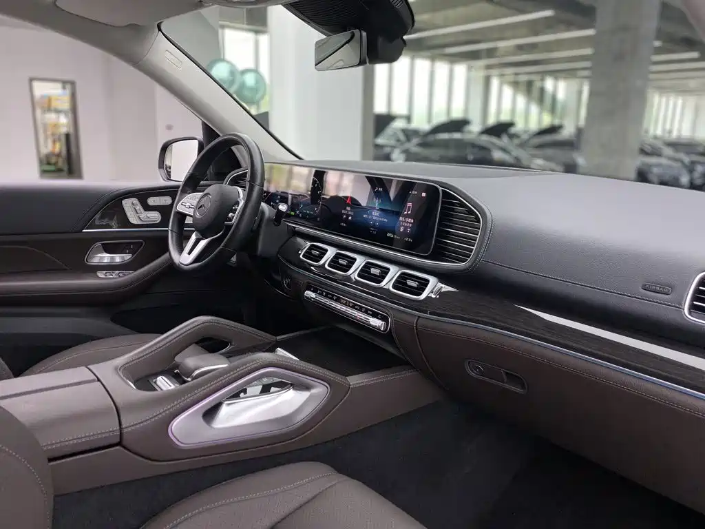 Mercedes-Benz GLS — миниатюра 22