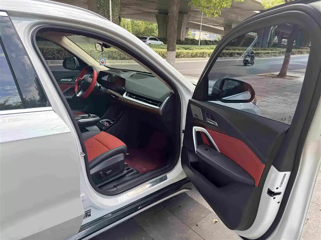 BMW iX1 — миниатюра 14