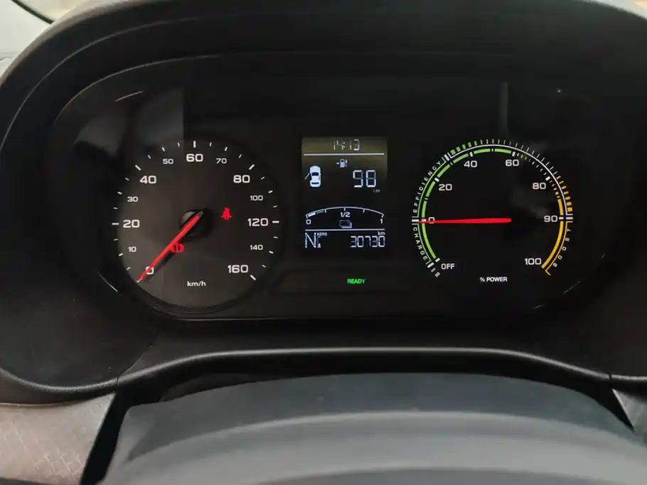 Roewe Clever — миниатюра 14