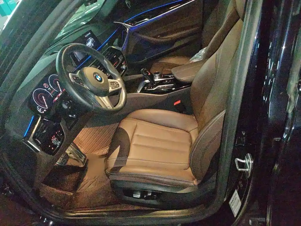 BMW 5 Series — миниатюра 8