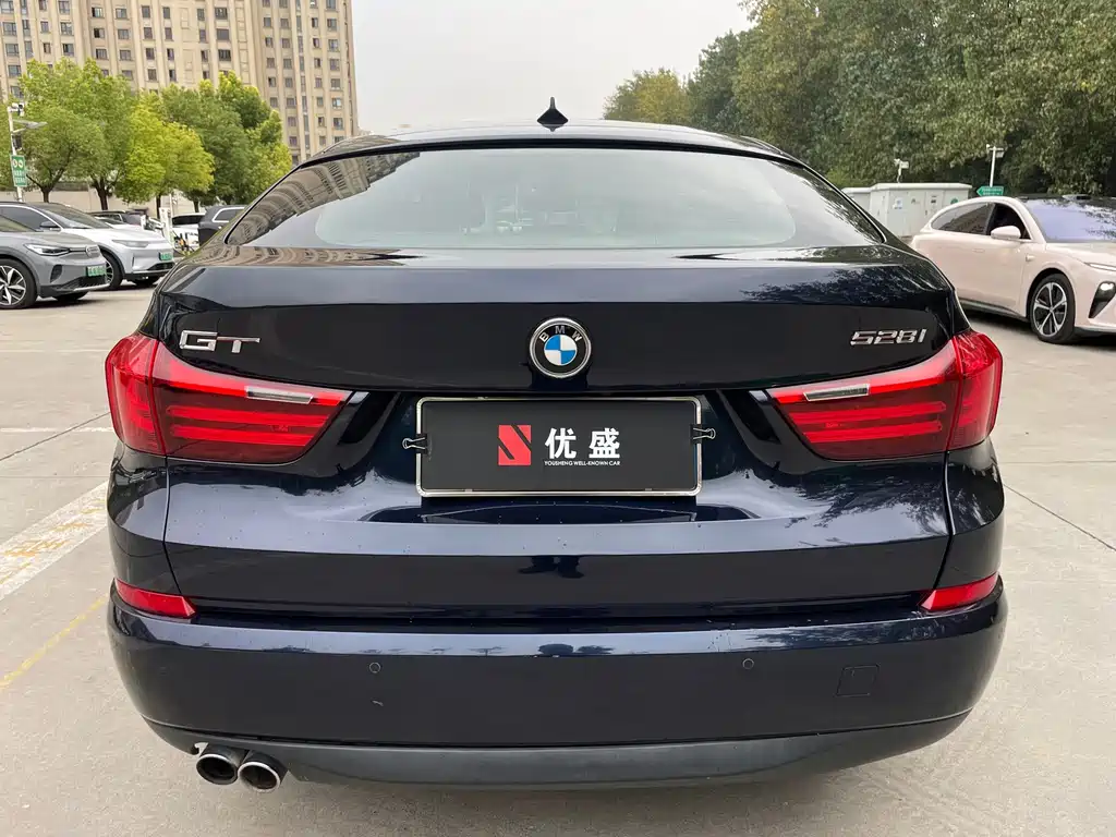BMW 5 Series GT — миниатюра 9