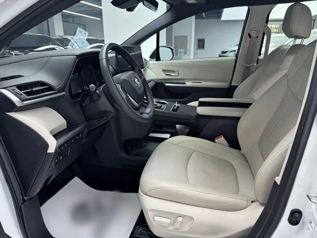 Toyota Granvia — миниатюра 18