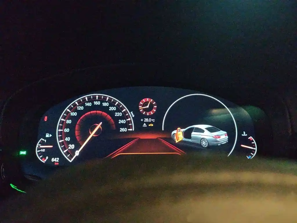 BMW 5 Series — миниатюра 4