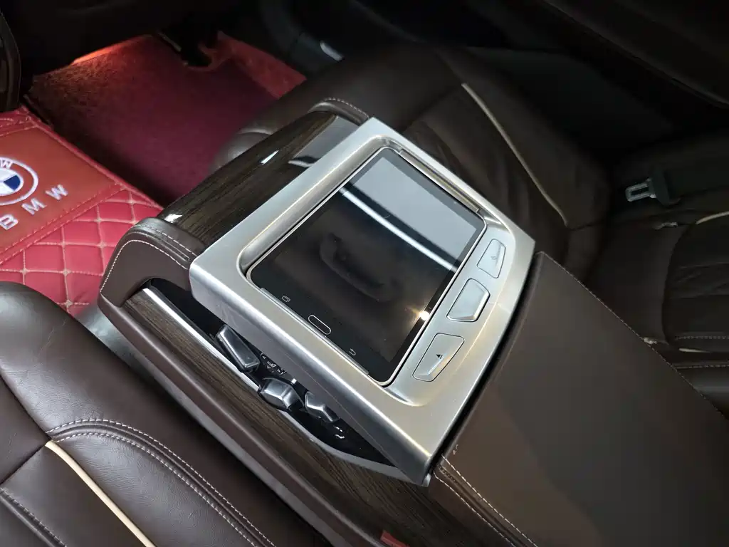 BMW 7 Series — миниатюра 15