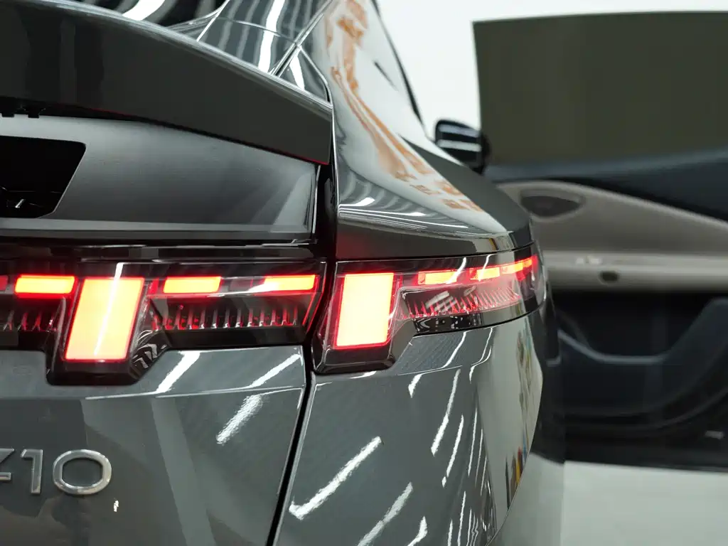 Lynk & Co Z10 — миниатюра 12