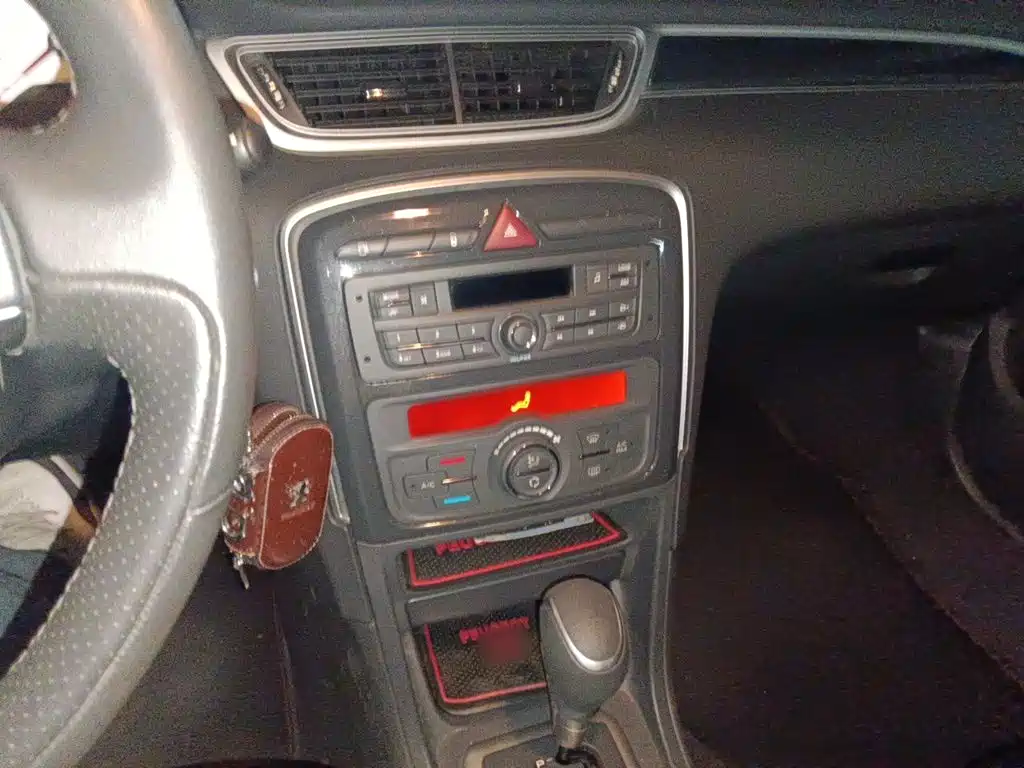 Peugeot 308 — миниатюра 6