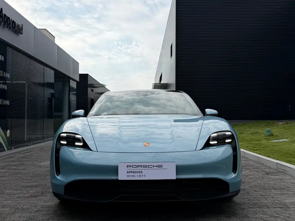 Porsche Taycan — миниатюра 3