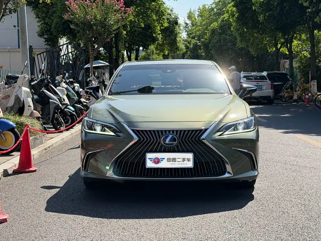 Lexus ES — миниатюра 2