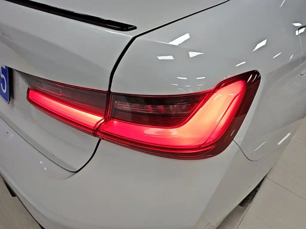 BMW 3 Series — миниатюра 8