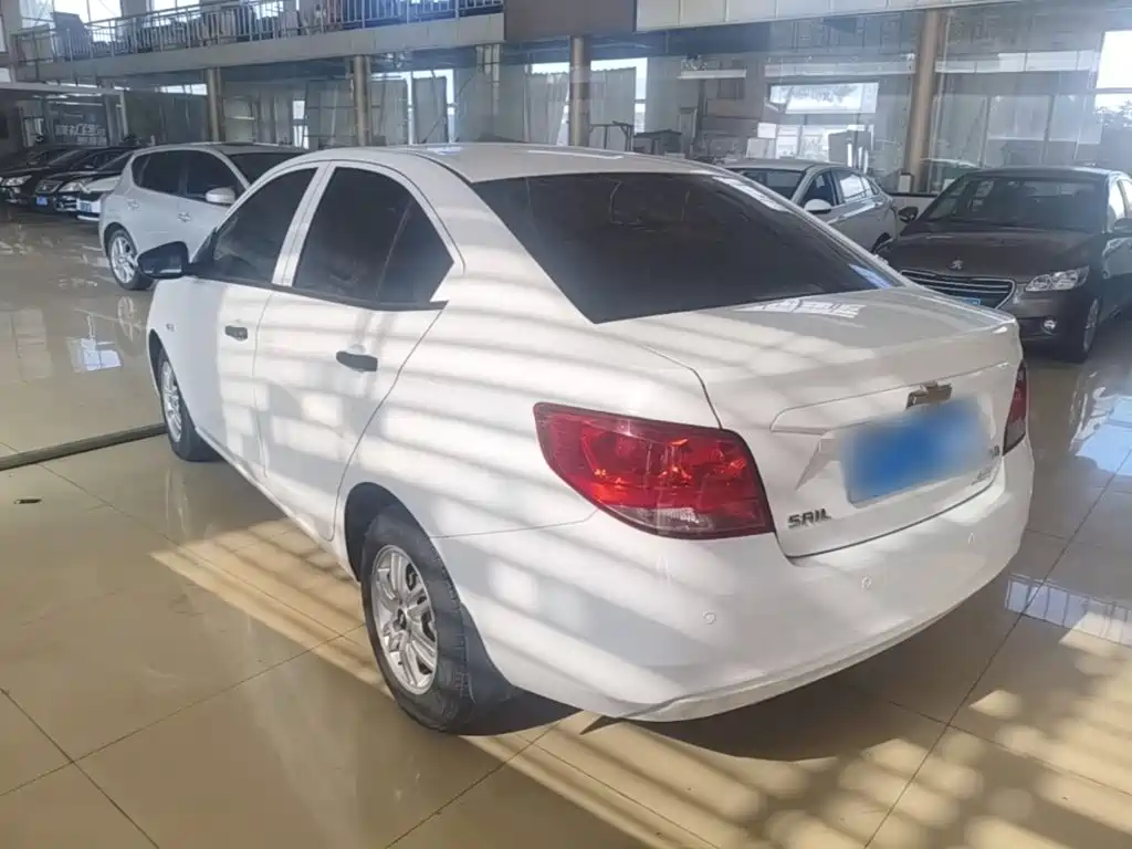 Chevrolet Sail — миниатюра 5