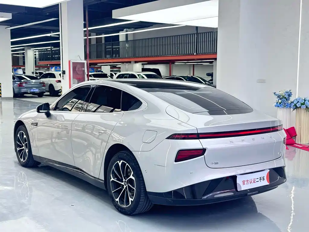 XPeng P7 — миниатюра 8