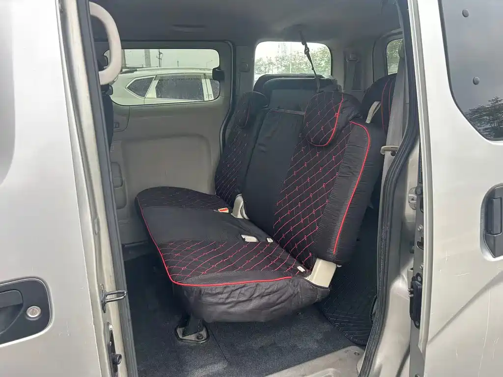 Nissan NV200 — миниатюра 5