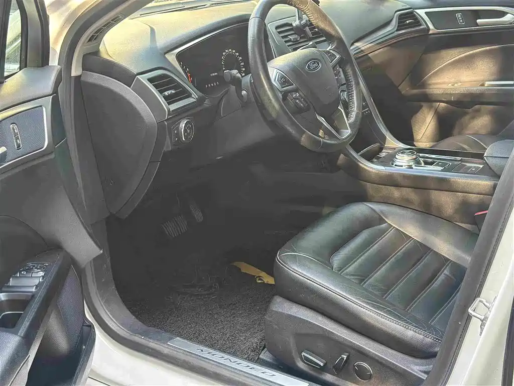 Ford Mondeo — миниатюра 6