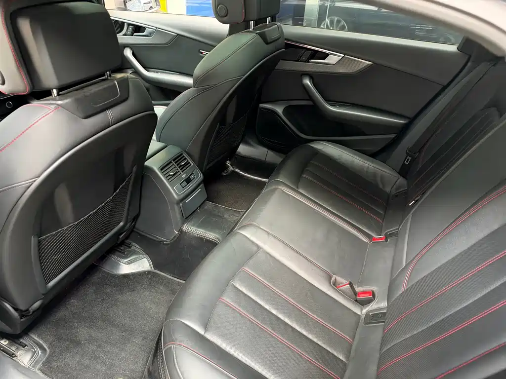 Audi A4L — миниатюра 8
