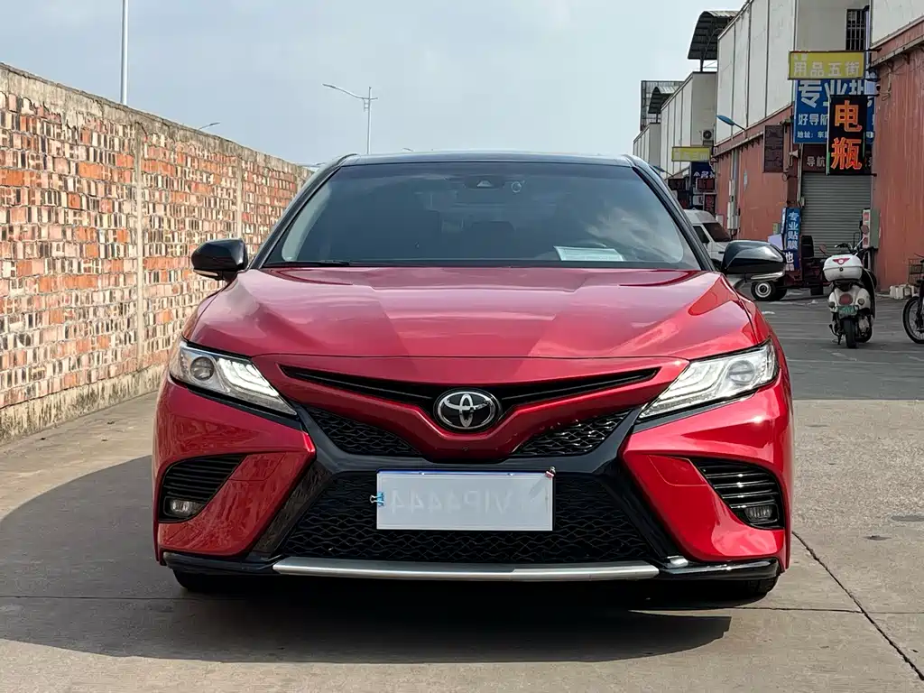 Toyota Camry — миниатюра 2
