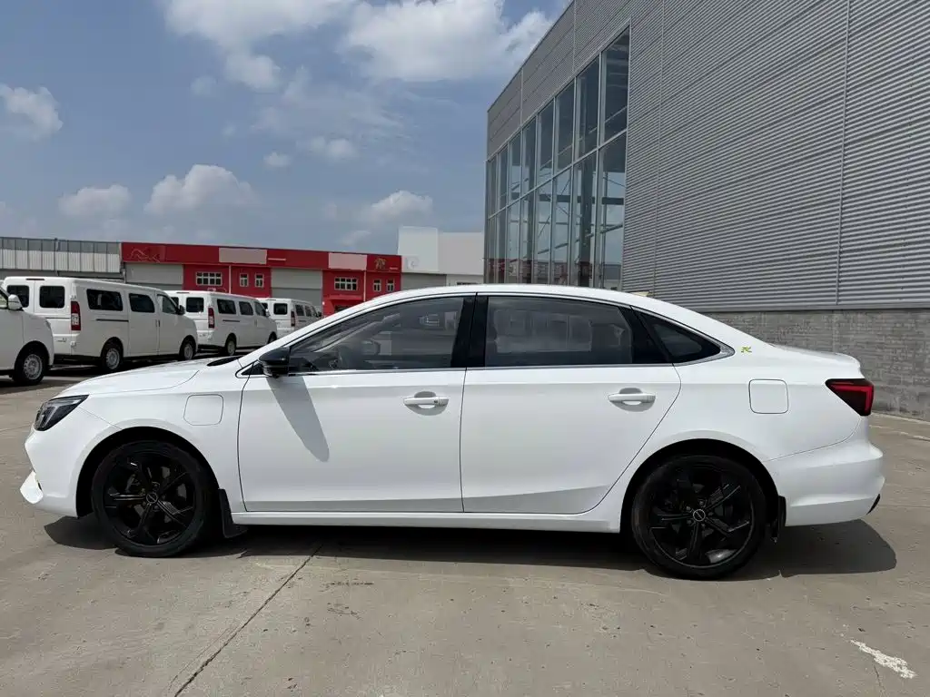 Roewe i6 MAX New Energy — миниатюра 4